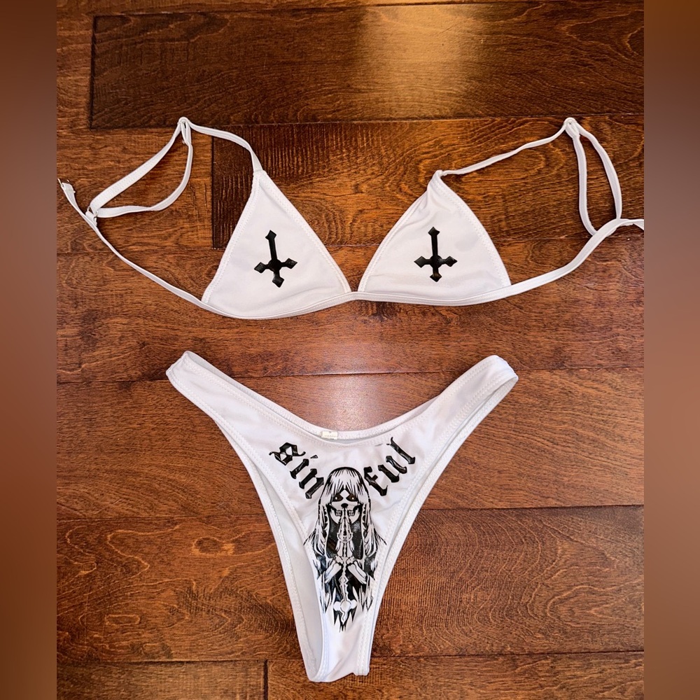 Grunge two piece, high cut bikini